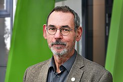 Herr Prof. Dr. Reinhard Hentschke