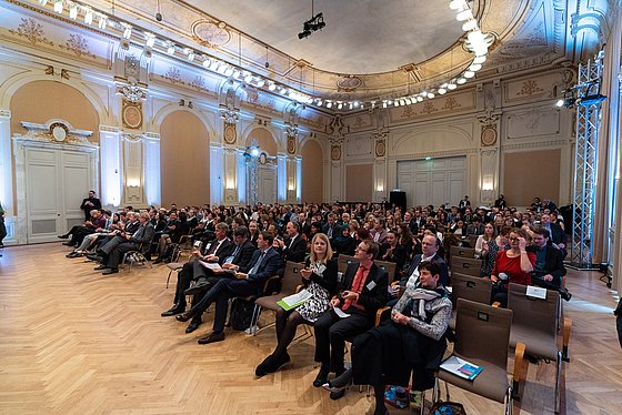 Gezeigt wird ein Foto des Publikums im Festsaal bei der Preisübergabe des Heraeus Preis 2019.